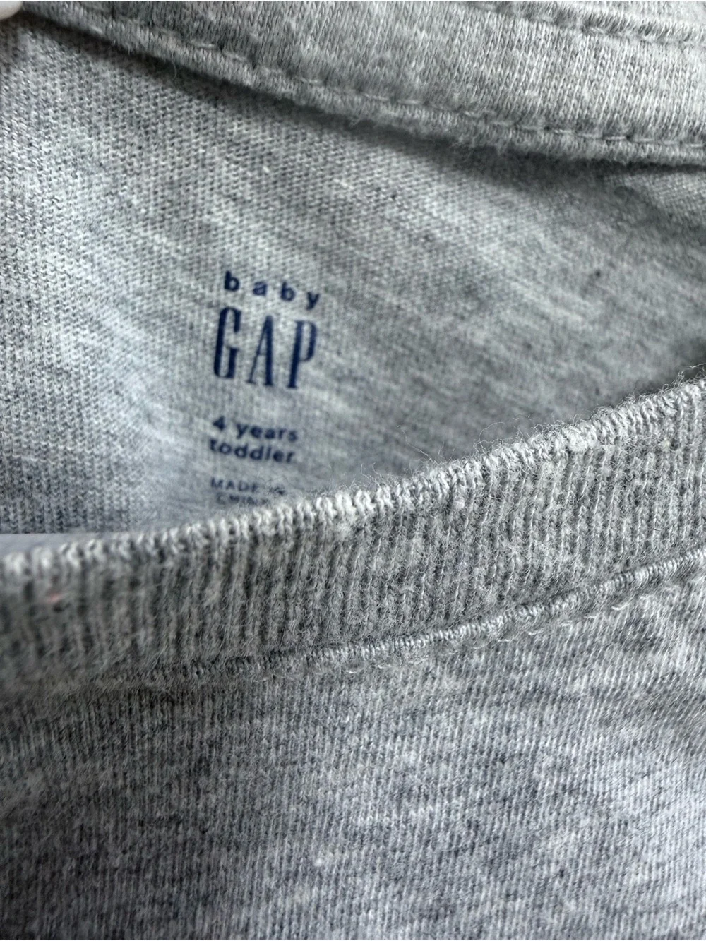 GAP Kids Gray Long-Sleeve Snoopy Graphic Tee - Gray/Red, Size 4